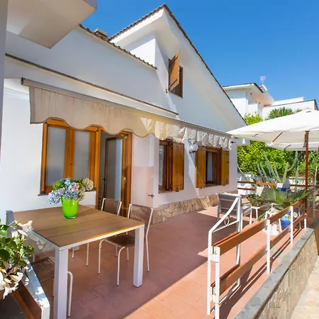 Relax Confortevole E Riservata In Guest house Massa Lubrense