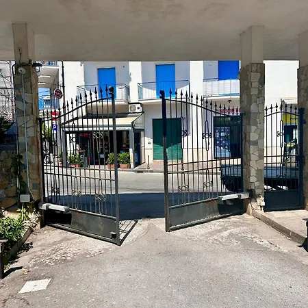 Relax Confortevole E Riservata In * Massa Lubrense